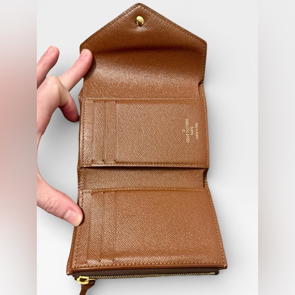 LOUIS VUITTON 2019 Monogram Victorine Wallet - Picture 11 of 16